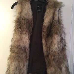 Faux fur vest, size Medium
